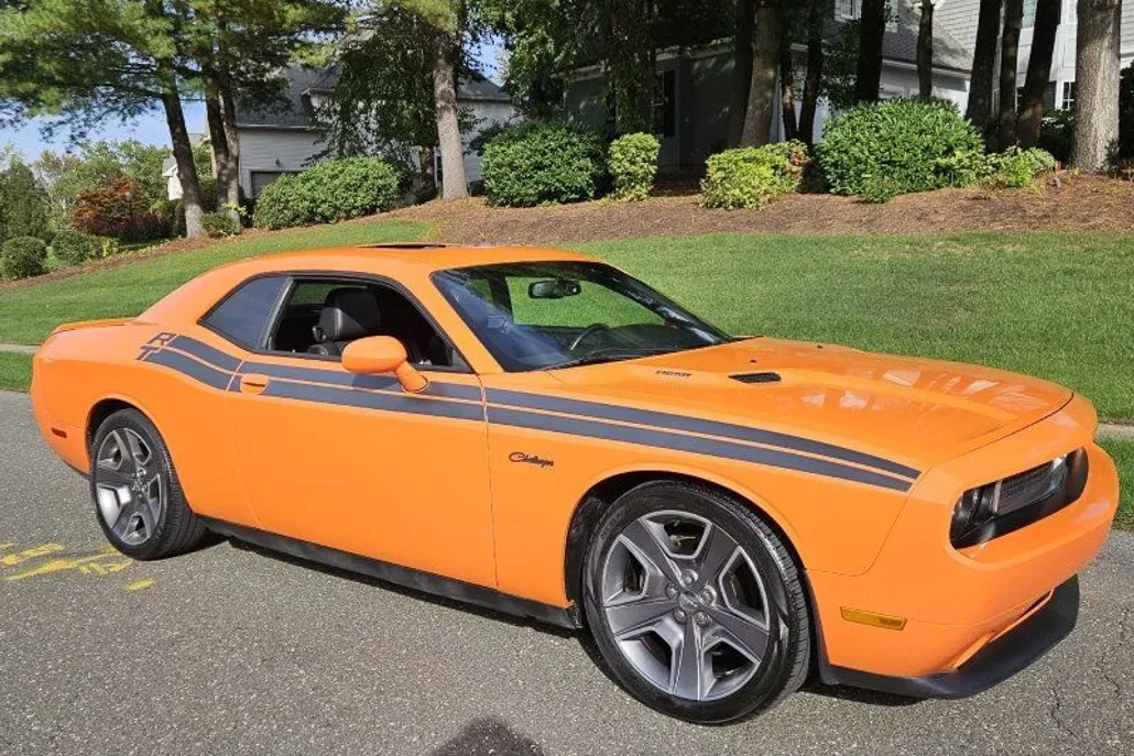 2012 Dodge Challenger R/T Classic photo 1