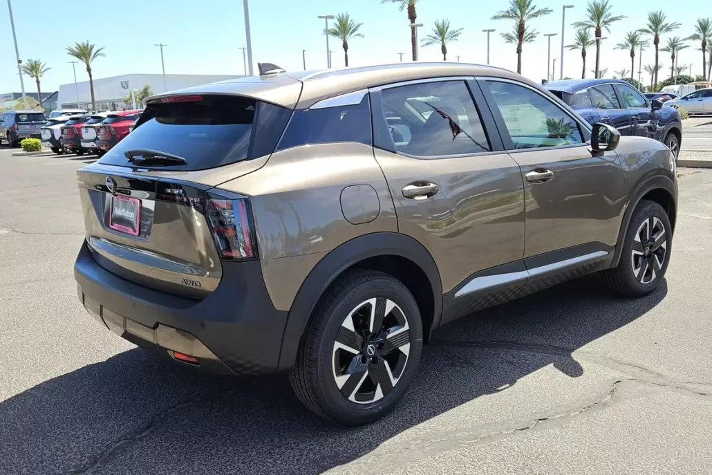 2025 Nissan Kicks SV photo 1