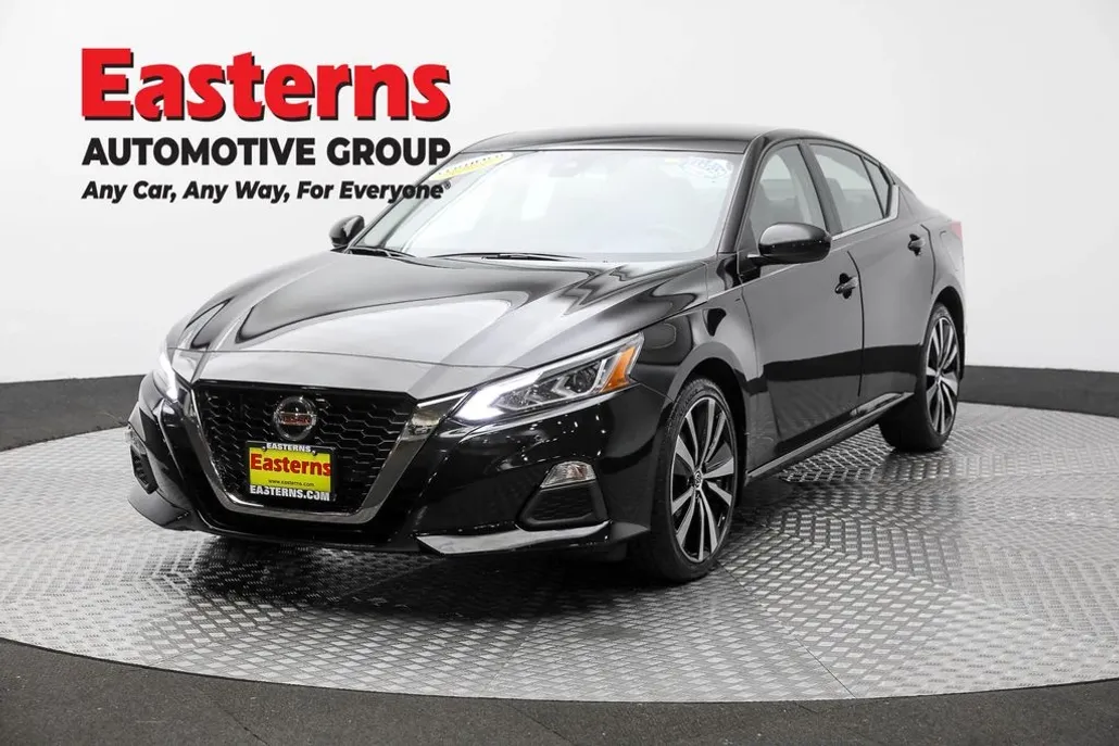 2022 Nissan Altima 2.5 SR photo 1