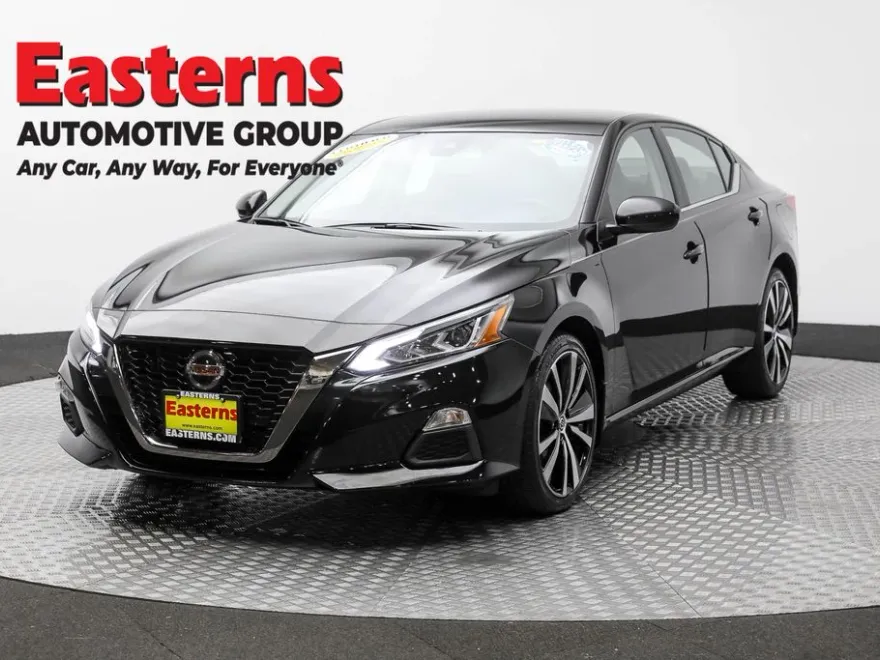 2022 Nissan Altima 2.5 SR photo 1