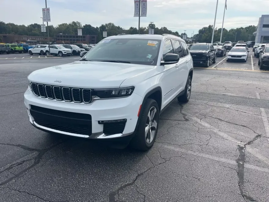 2023 Jeep Grand Cherokee Limited photo 1