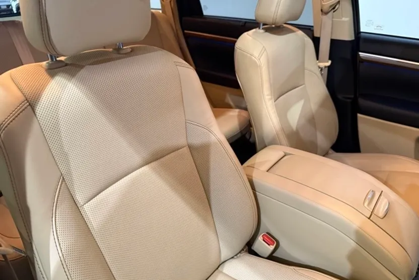 2019 Toyota Highlander Limited photo 1