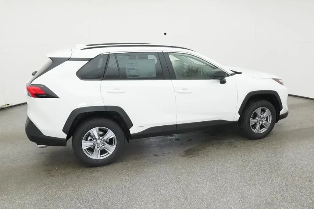 2025 Toyota RAV4 Hybrid LE photo 1