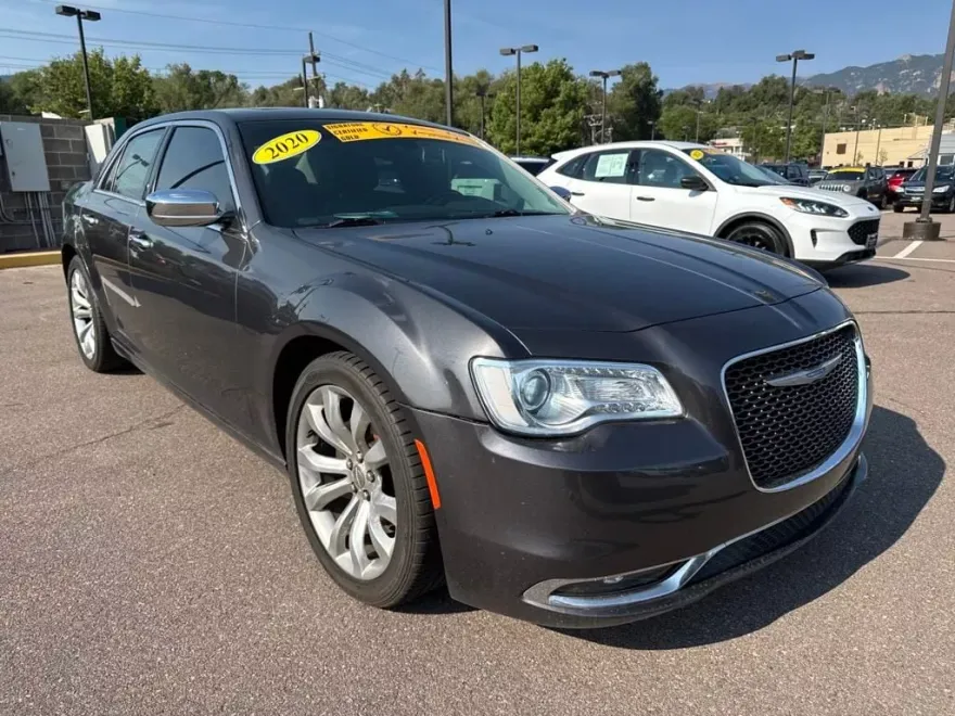 2020 Chrysler 300 Limited photo 1