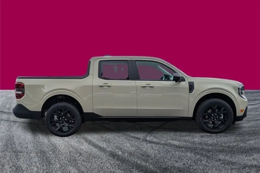 2025 Ford Maverick Lariat photo 1