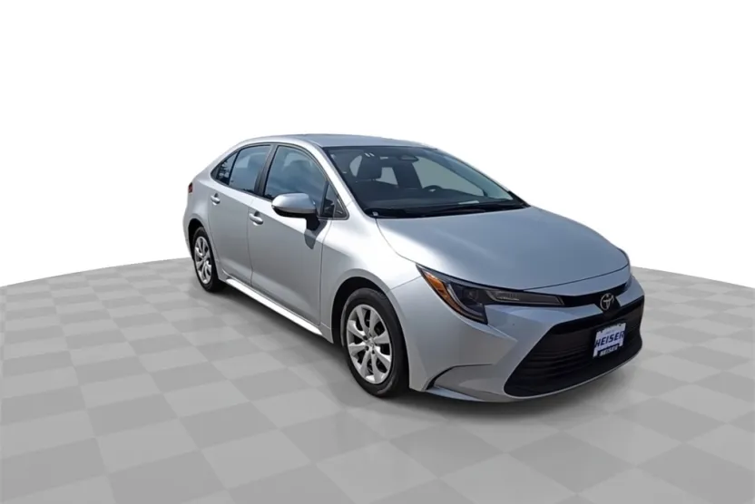 2024 Toyota Corolla LE photo 1