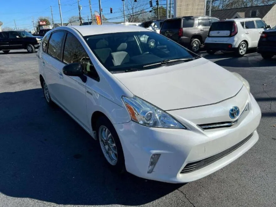 2013 Toyota Prius V Five photo 1