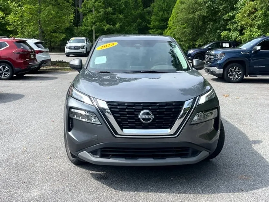 2023 Nissan Rogue SV photo 1