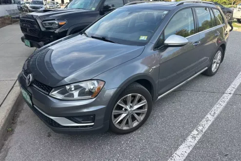 2017 Volkswagen Golf Alltrack TSI photo 2