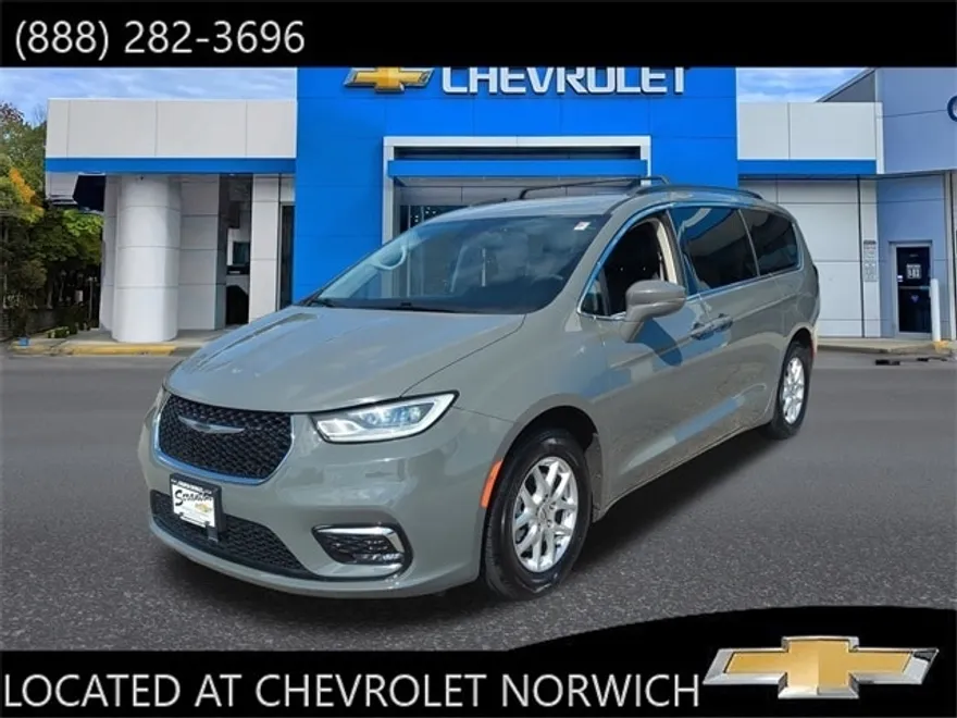 2022 Chrysler Pacifica Touring L photo 1