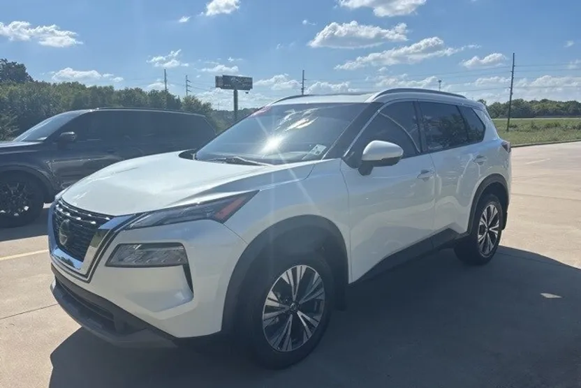 2021 Nissan Rogue SV photo 1