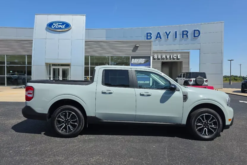 2024 Ford Maverick Lariat photo 1