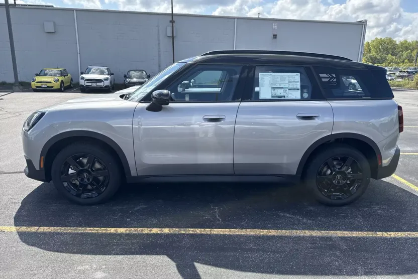 2026 Mini Countryman S ALL4 photo 1