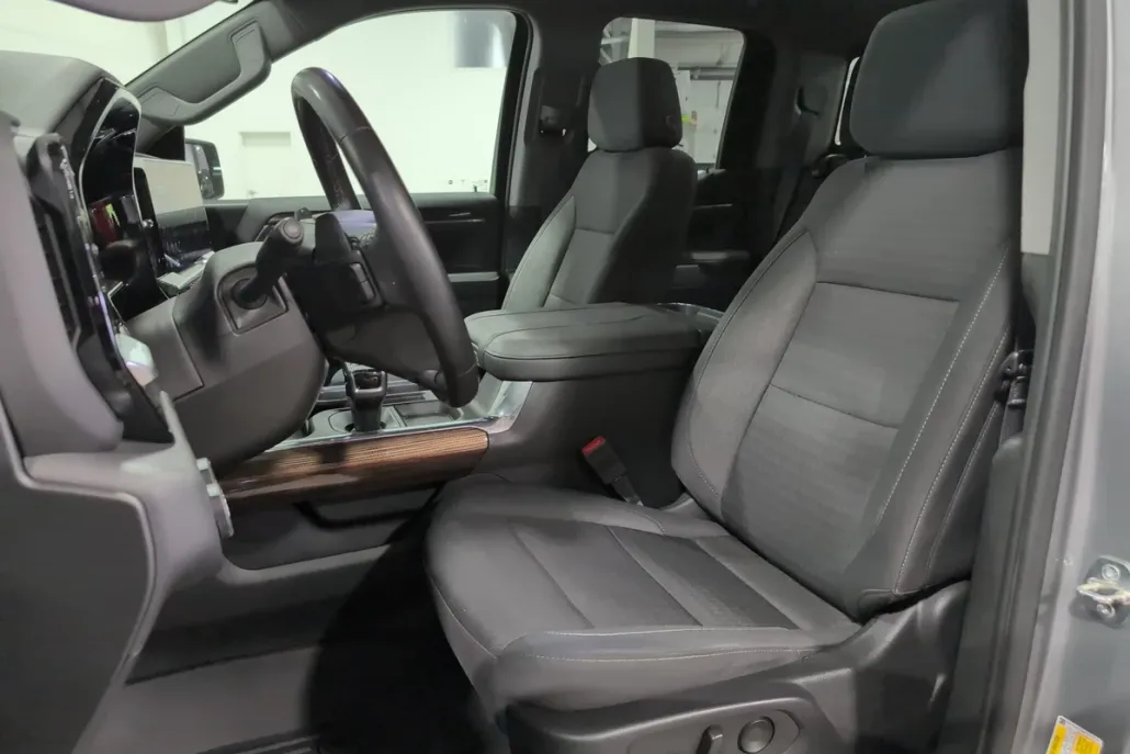 2023 Chevrolet Silverado RST photo 1