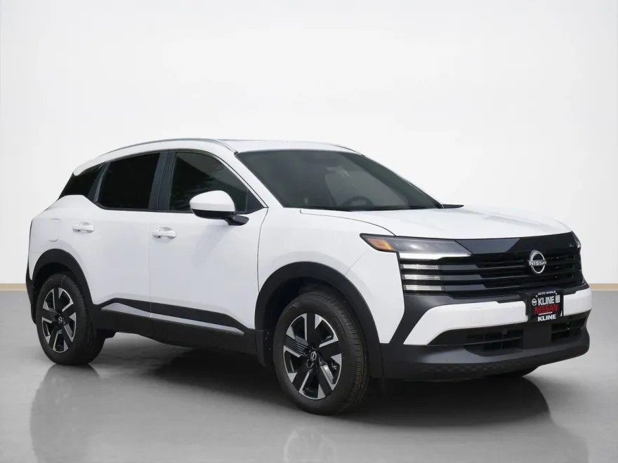 2025 Nissan Kicks SV photo 1