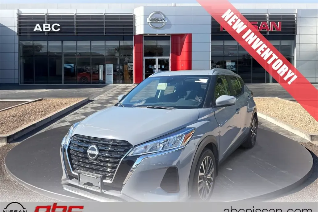 2024 Nissan Kicks SV photo 1