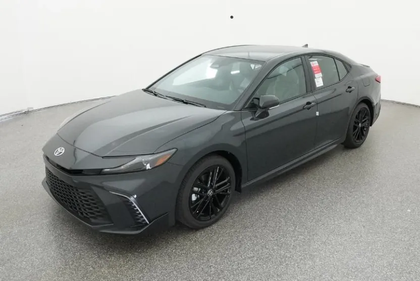 2026 Toyota Camry SE photo 1