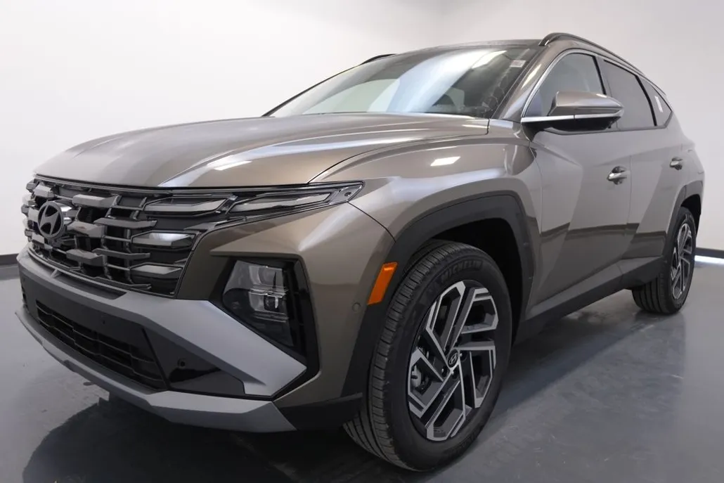 2025 Hyundai Tucson Hybrid Limited photo 1