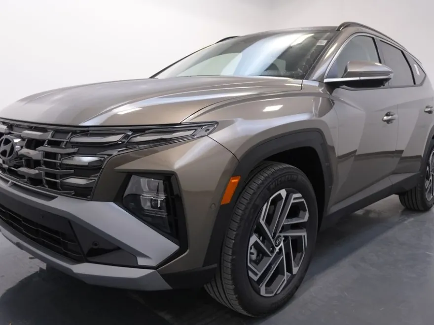 2025 Hyundai Tucson Hybrid Limited photo 1
