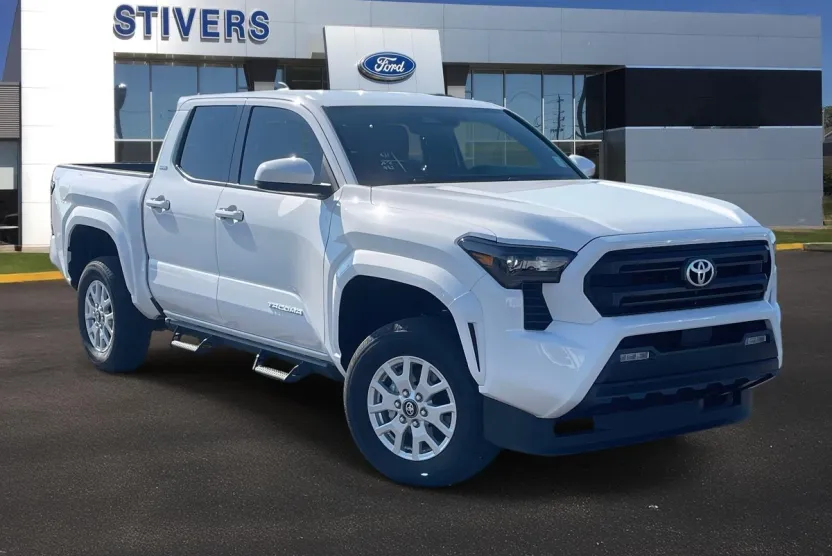 2024 Toyota Tacoma SR5 photo 1