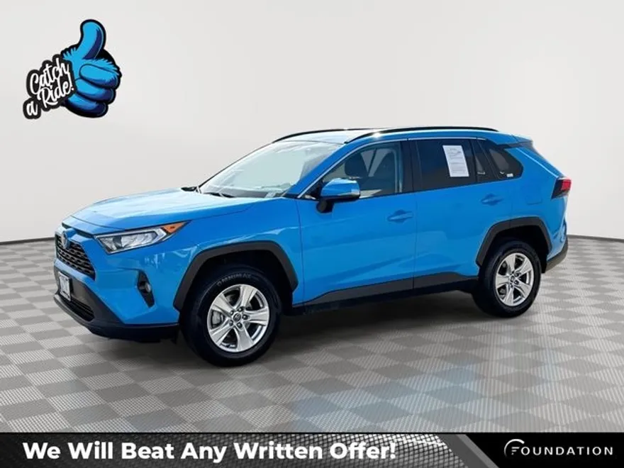 2020 Toyota RAV4 XLE photo 1