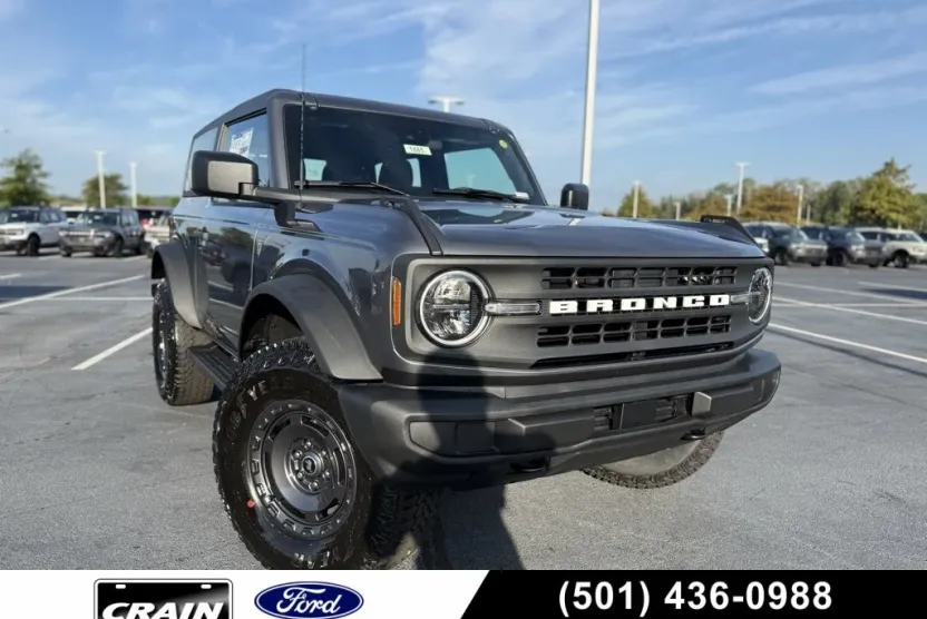 2025 Ford Bronco Base photo 1