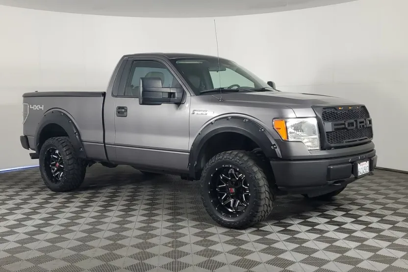 2010 Ford F-150 XLT photo 1