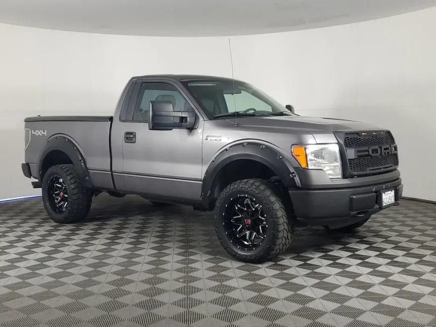 2010 Ford F-150 XLT photo 1