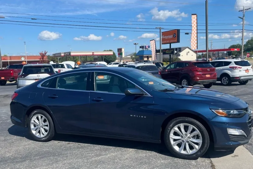 2020 Chevrolet Malibu 1LT photo 1