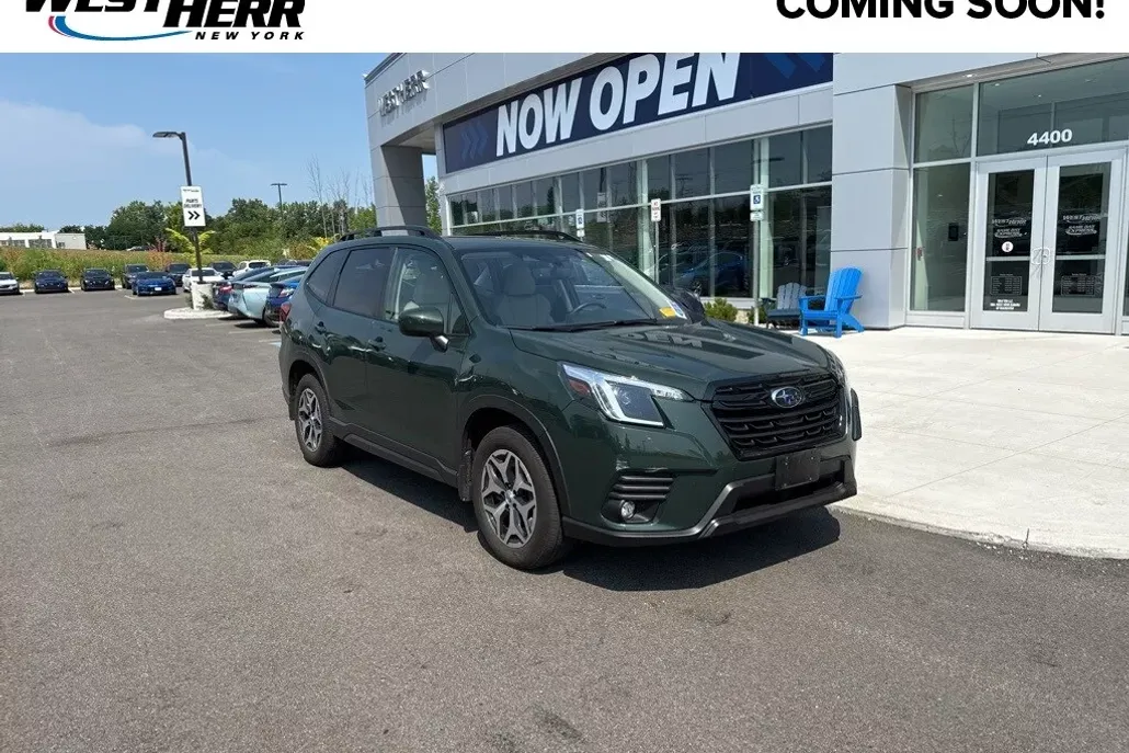 2024 Subaru Forester Premium photo 1