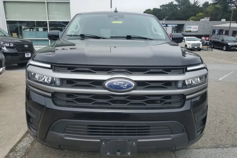 2024 Ford Expedition MAX XLT photo 1