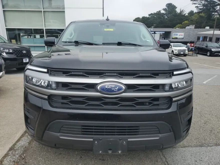 2024 Ford Expedition MAX XLT photo 1