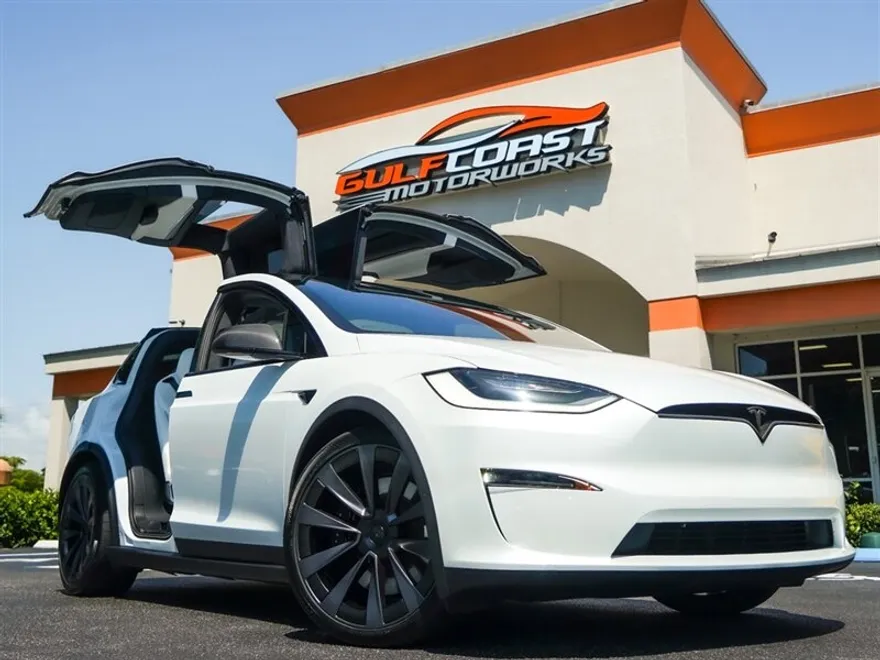 2022 Tesla Model X Plaid photo 1