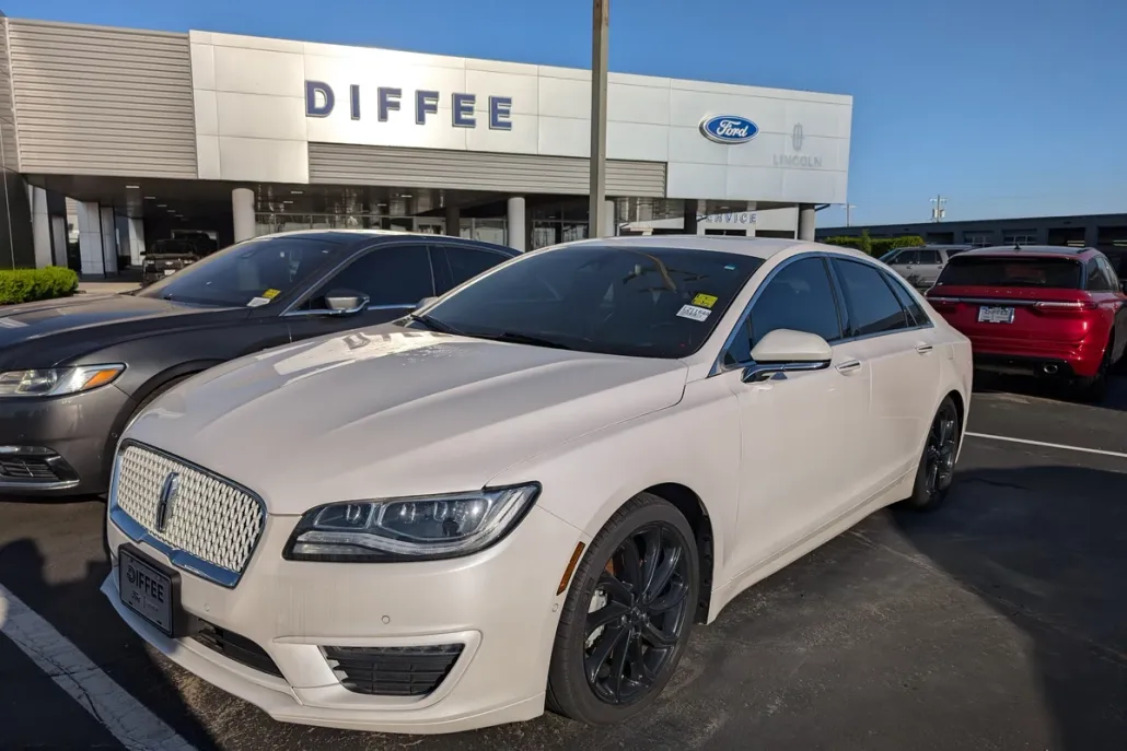 2020 Lincoln MKZ Hybrid Reserve photo 1