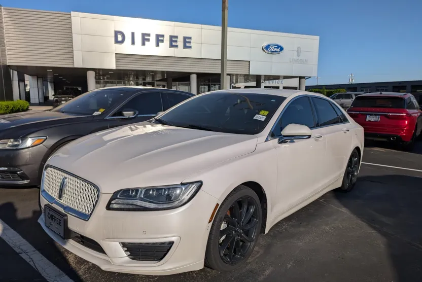 2020 Lincoln MKZ Hybrid Reserve photo 1