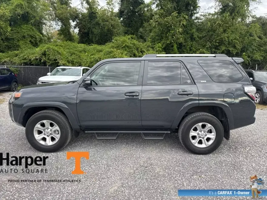 2024 Toyota 4Runner SR5 Premium photo 1