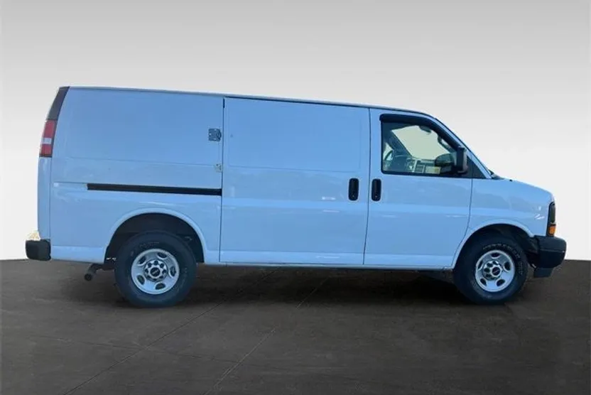 2017 Gmc Savana Cargo 2500 photo 1