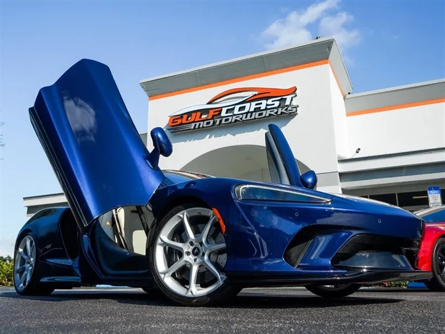 2020 Mclaren GT photo 1