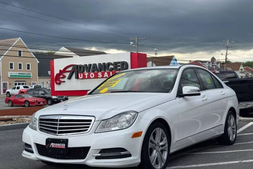 2013 Mercedes Benz C 300 Luxury 4MATIC photo 1