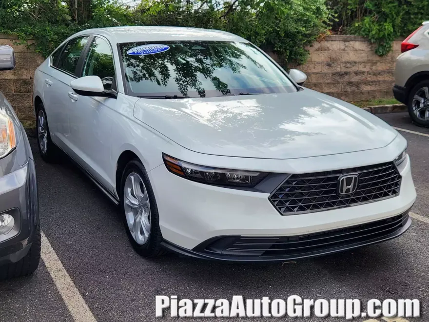 2023 Honda Accord LX photo 1