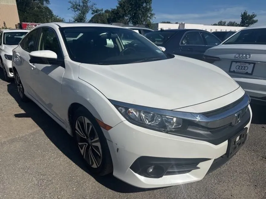 2018 Honda Civic EX-T photo 1