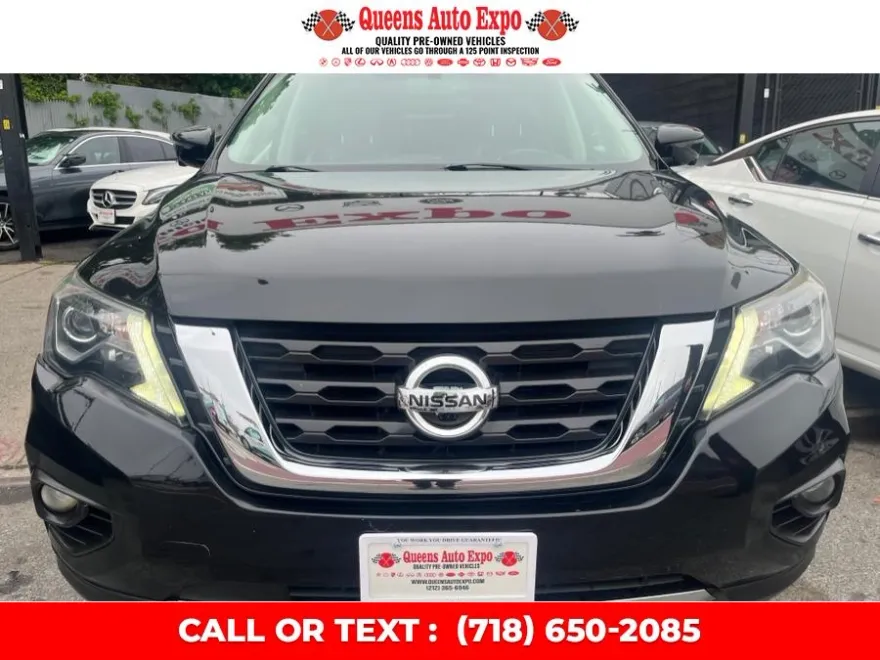2017 Nissan Pathfinder 4x4 SL photo 1
