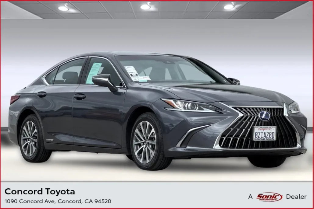 2022 Lexus ES 300h photo 1