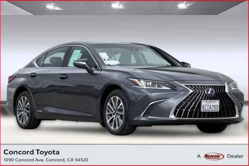 2022 Lexus ES 300h photo 1
