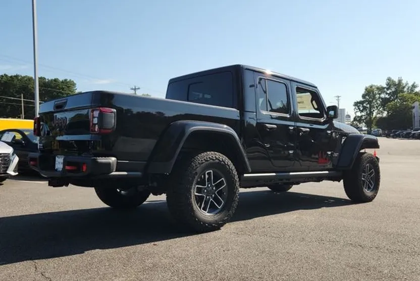 2025 Jeep Gladiator Mojave photo 1