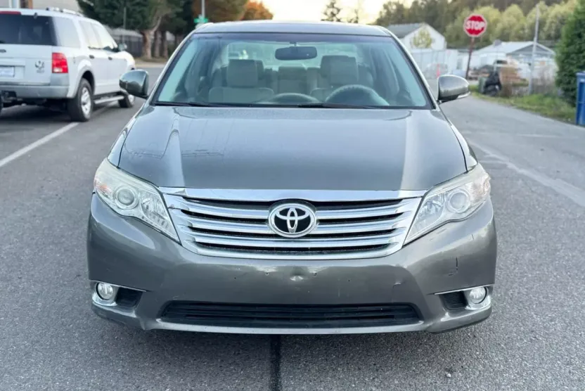 2012 Toyota Avalon photo 1