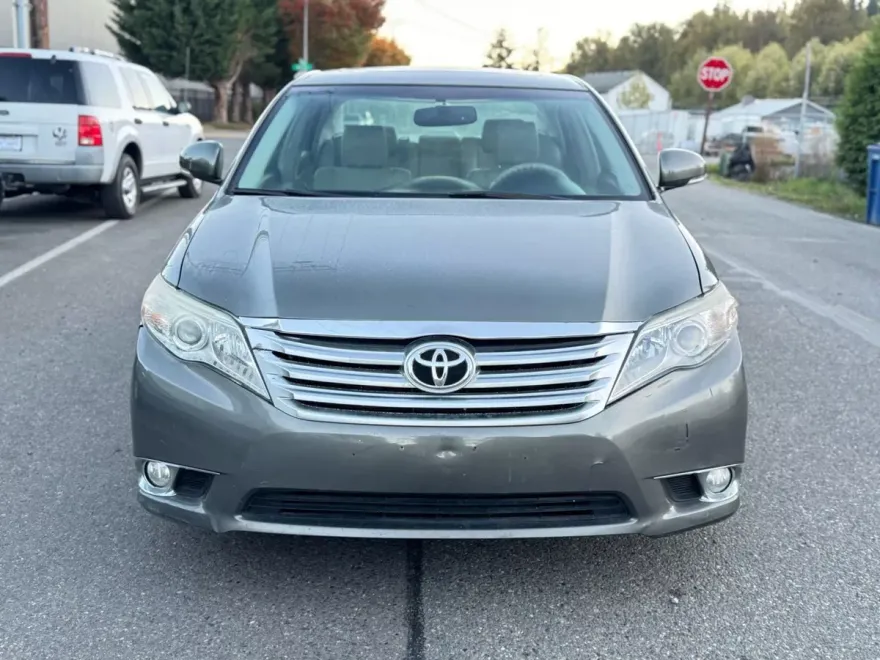 2012 Toyota Avalon photo 1