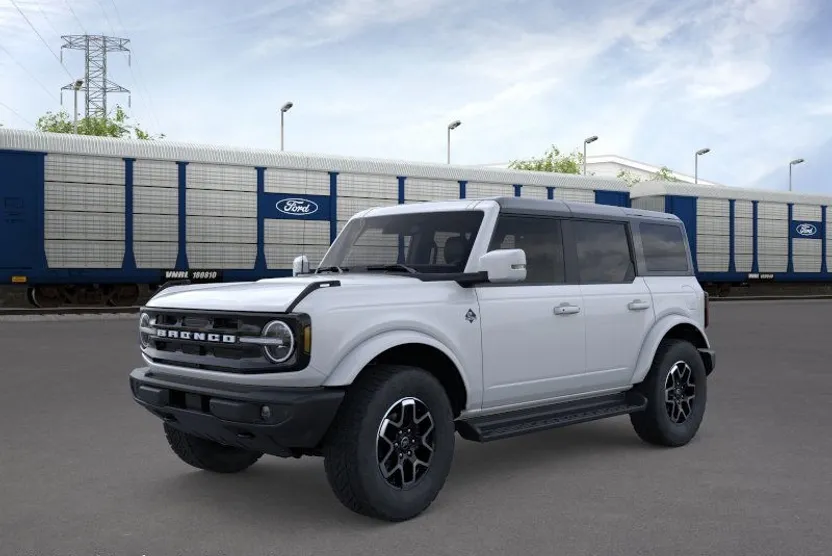 2025 Ford Bronco Outer Banks photo 1
