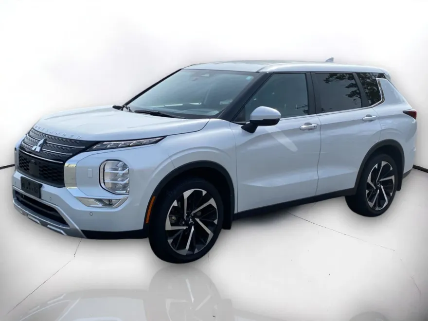 2023 Mitsubishi Outlander SE Black Edition Ralliart photo 1