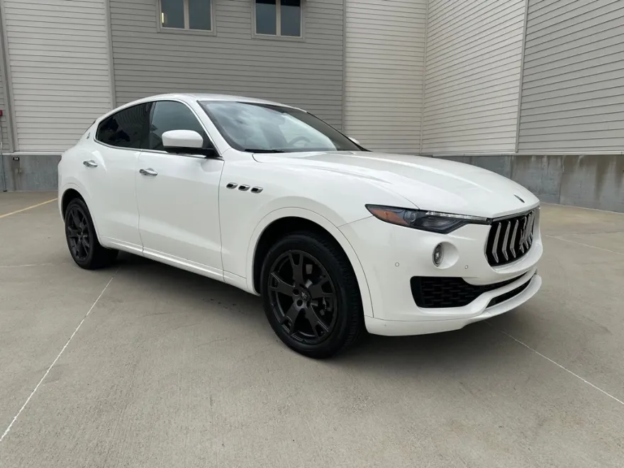 2019 Maserati Levante Base photo 1